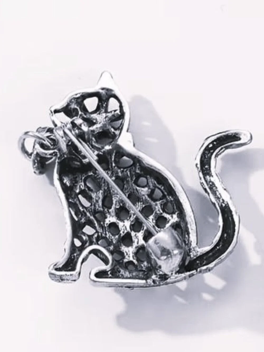 BASKET~WEAVE CAT BROOCH